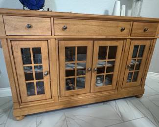 Liberty Furniture Industries Buffet Sideboard