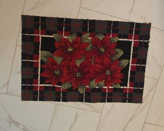 Holiday Poinsettia Plaid Accent Rug