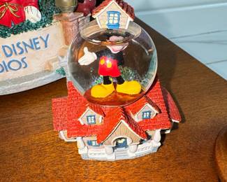 Disney Mickey Mouse Toontown House Mini Snow Globe