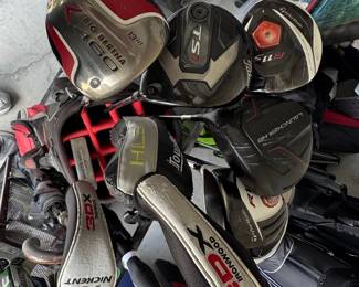 Golf Club Collection with Nike Bag and Suncast Organizer