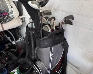 Titleist Golf Club Set with TaylorMade Golf Bag