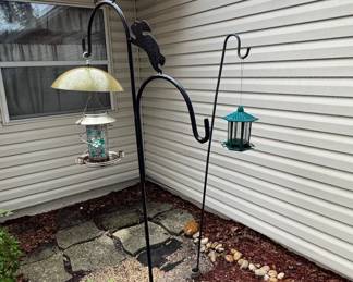 Decorative Metal Garden Bird Feeder Station with Bunny Finials
