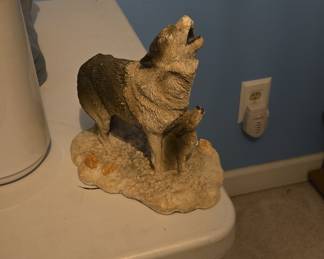 Living Stone Howling Wolf and Cub Figurine