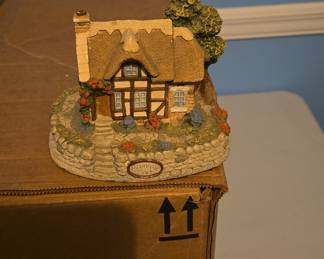 Lilliput Lane 'Primrose End' Miniature Cottage