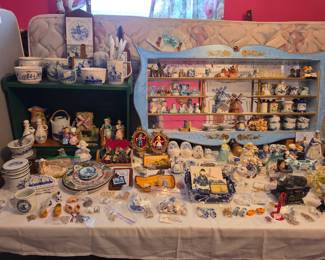 2nd Delft and Dutch item room, located between Christmas and Bambi room