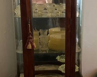 Vintage Traditional Mahogany Bow-Front Curio Display Cabinet