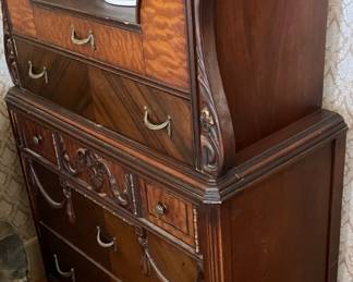 Antique Victorian Burl Walnut Secretary Desk & Chest of Drawers Exquisite antique Victorian, multifunctional statement piece. The unique step back upper section is perfect for displaying a wash, basin or decor.