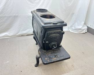 Antique Box King No. 22 Cast Iron Wood Burning Stove