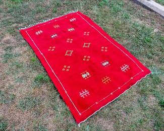 Hand Woven Moroccan Kilim Wool Floor Rug Approximately 5.5' x 3.5' (66" x 42")