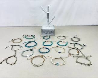 18 PuraVida Braclets with PuraVida Hanging Tree/Box