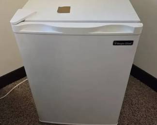 Magic Chef HMBR265WE 2.6 Cu. Ft. Compact Mini Refrigerator with Freezer Compartment