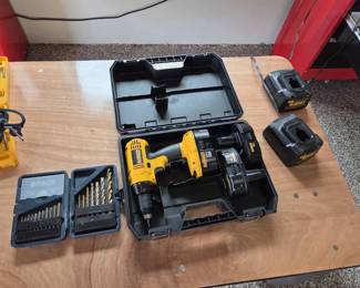 DeWalt 18V Cordless Drill Kit with 3 Batteries, 2 Chargers  Bosch Drill Bits