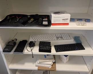 Mystery Lot 17 Zoom H5 Handy Recorder, Behringer Mixers, Keyboards  Electronics Tool Kit
