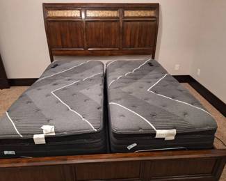  07 Beautyrest Adjustable Split King Bed with Wood Bed Frame