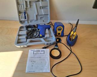 Hakko FR301 Portable Desoldering Tool Kit w Case  Accessories  Made in Japan