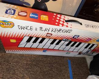 Dance & Play Keyboard in box