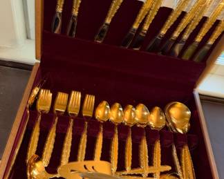 "Gold" silverware