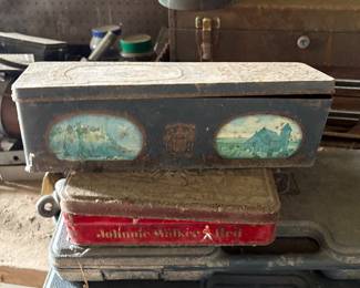 Johnny walker metal tin