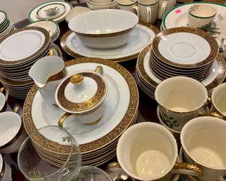 "Hampton" pattern (number 3758) produced by Sango China Set