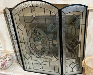 Super Pretty Glass Tiffany Style fireplace screen