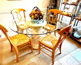 Spiral column base breakfast table/glass top