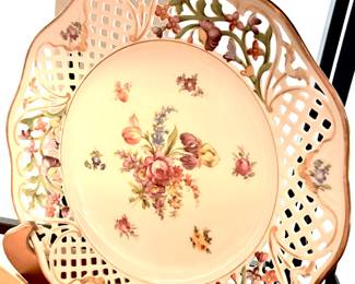 Antique Schumann latticework plate