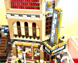 Retired LEGO Place Cinema