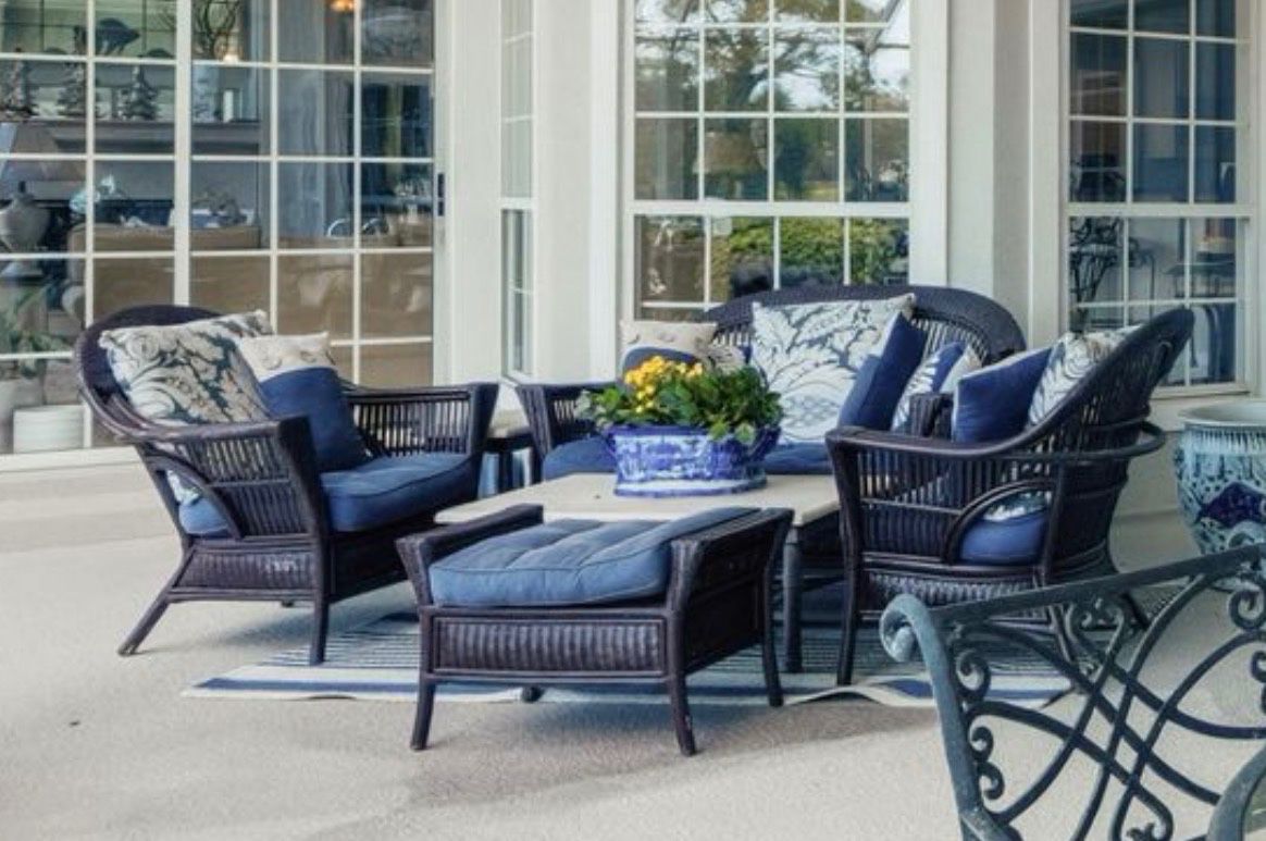 Outdoor furniture set