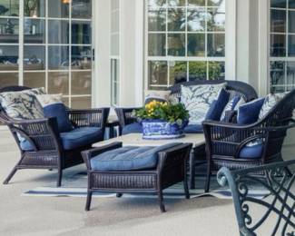 Outdoor furniture set