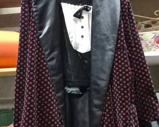 Men's smoking jacket, new condition, look like Hugh Hefner
