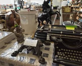 Underwood typewriter, cast iron flag stand