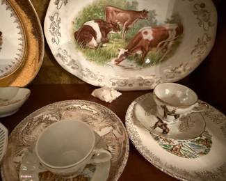 Decorative cow plate