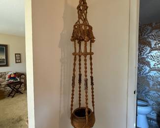 MCM macramé plant holder
