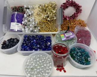 80 GarlandBeadsandBaubles
