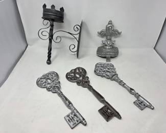 170 CollectionOfVintageStyleCastIronHomeDecor