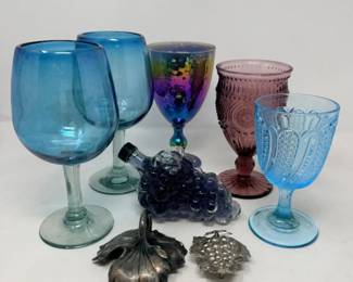158 CollectionofDecorativeGlasswareGrapeMotifs