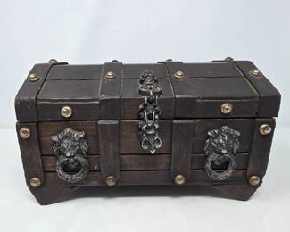 31 VintageStyleMedievalWoodenTreasureChest