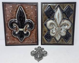 18 2FleurdeLisGlassWallDecorResinHanger