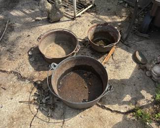 cast iron pots
