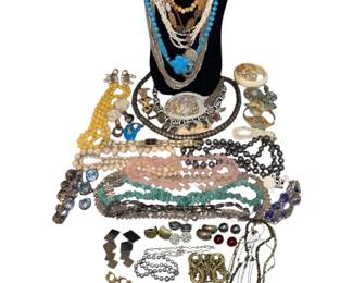 Larger Collection Vintage Jewelry