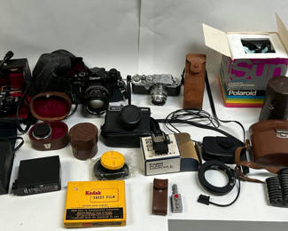 Lot 50: Vintage Cameras & Accessories