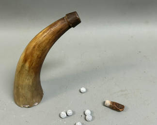 Lot 11: Antique Muzzle Loader Black Powder Horn