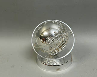 Lot 13: 1961 New York World's Fair Unisphere Model