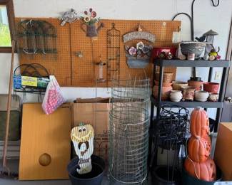 Lawn and Garden Decor, planting pots, cornhold boards