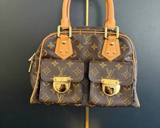 Authenticated Louis Vuitton Monogram Canvas Manhattan PM Handbag