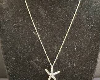 14K Gold Diamond Starfish Pendant Necklace 1.71g