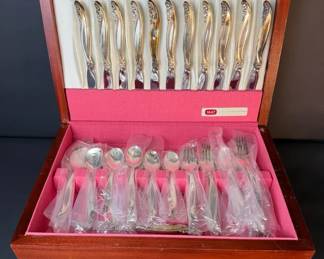 1847 Rogers Bros. Silverplate Flatware Set