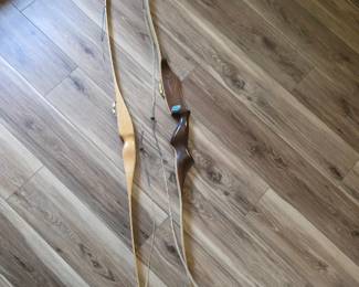 vintage wooden one-piece recurve bows