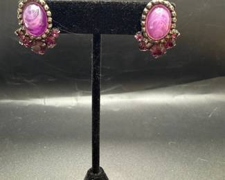 Vintage clip on earrings 
