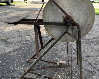ANTIQUE FOOT POWERED SANDSTONE GRINDSTONE BLACKSMITH TOOL